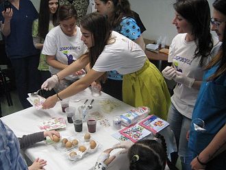 С работилница за великденски яйца и концерт посрещат празника в Детска хирургия на УМБАЛ „Свети Георги“