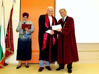 115 специализанти получиха своите свидетелства на церемония в МУ-Пловдив