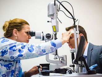 Модерен очен лазер за лечение на заболявания на ретината представиха в МУ-Варна