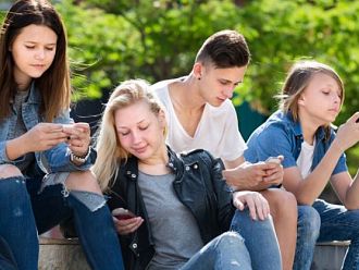 Консултират непълнолетните за рисково поведение