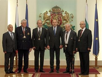 Проф. Червеняков, проф. Гайдарски и проф. Темелков бяха отличени с ордени от президента