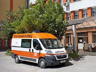 Два спешни центъра с нови директори