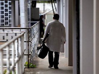 Над 70% от завършващите медици се насочват към чужбина