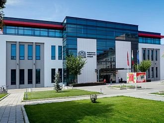 Двама ректори представят център за персонализирана медицина в Пловдив