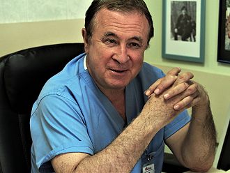 Доц. Людмил Симеонов: Хирургът трябва да мисли като художник