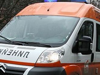 Линейка се сблъска с лек автомобил в София