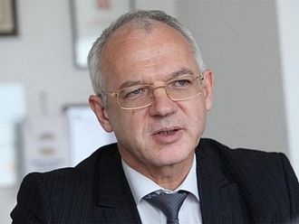 Въвеждането на втори стълб в здравното осигуряване не решава проблема с първия