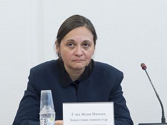 Жени Начева: Текущите разходи за лечение в чужбина и лекарства се увеличават