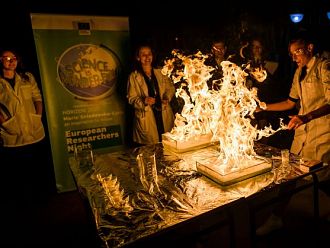 Под знака на иновациите и традициите в опазване здравето на човека премина Нощта на учените в МУ-Варна