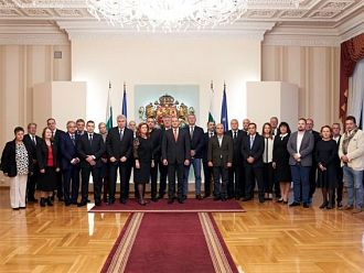 22 лечебни заведения получават апаратура за 1,79 млн. лв. от „Българската Коледа“