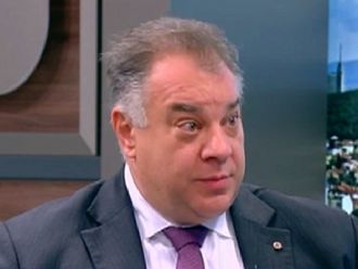 Правилният ход е да се изтръгнат кърлежите от системата, но това не може да стане