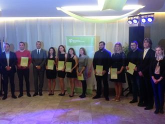 БФС връчи годишните си стипендии на студенти по фармация