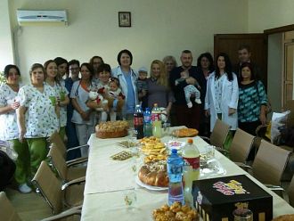 Бебета и родители отпразнуваха Световния ден на недоносените деца в УМБАЛ „Свети Георги“ – Пловдив