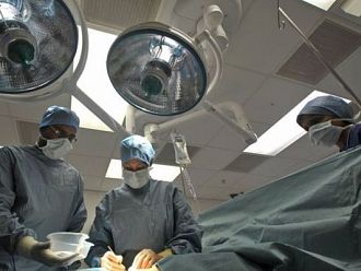 НЗОК да не сключва договор с болници, които извършват една операция на година, поискаха експерти