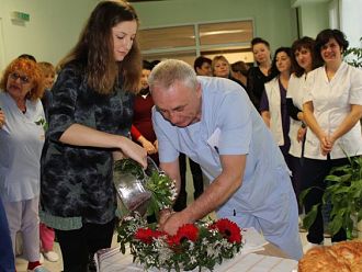 Ръст на ражданията в УМБАЛ Бургас, момчетата пак са повече