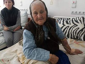 В смолянската болница поставиха стент на 98-годишна пациентка