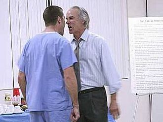 Задържаха мъж, нападнал медицинско лице в болницата в Сливен