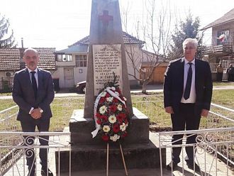 Поднесоха венци пред паметника на Пирогов в гр. Пордим