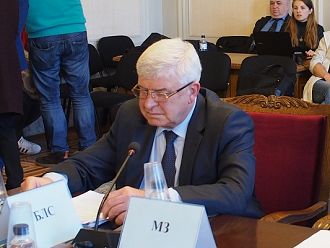 Заплатите на медицинските сестри може да бъдат увеличавани постепенно (обновена)