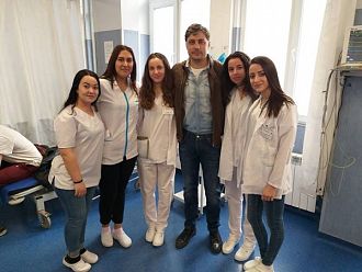 БЛС снима клип срещу насилието над медици