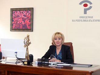 Мая Манолова: Спрете натиска върху протестиращите медици