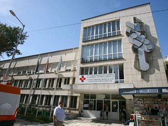 Мащабна проверка в Пета МБАЛ за починал пред болницата пациент