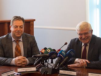 НЗОК ще раздели клиничните пътеки за деца и възрастни