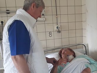 В УМБАЛ Бургас върнаха живота на жена след инсулт