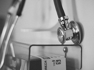 В САЩ: Лекар обвинен за убийството на 25 пациенти