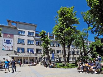 Започна приемът на документи за редица специалности в МУ-Варна