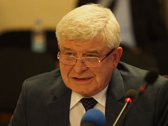 Министърът: Няма да бъдат закривани работещи отделения във Видин, Враца и Монтана